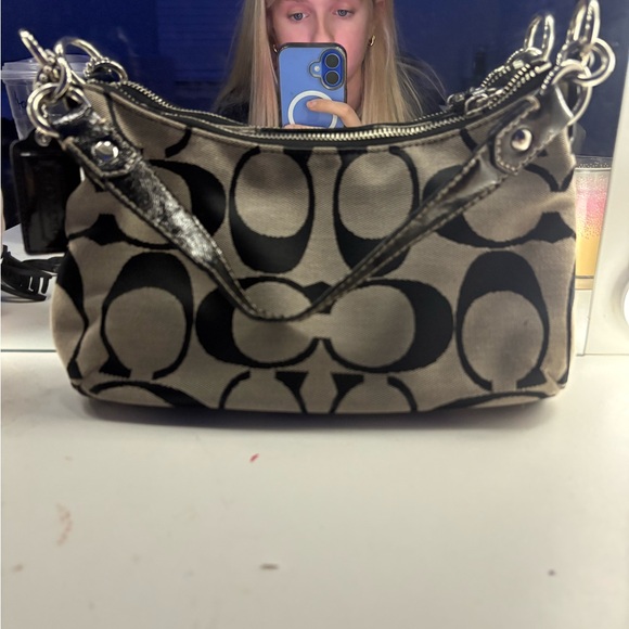 never used coach bag just got a terry shoulder bag for christmas - Picture 2 of 4